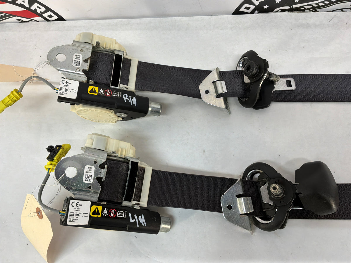 2015 Chevy Camaro SS 1LE RH & LH Front Seat Belts Seatbelts Retractors OEM