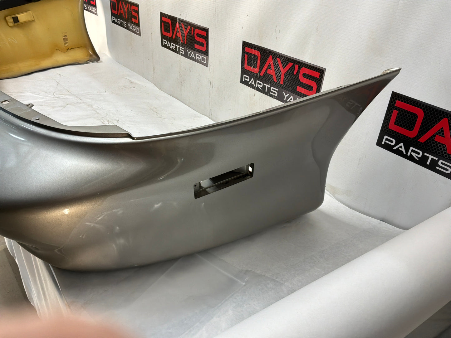 Rear bumper - Day's Parts Yard