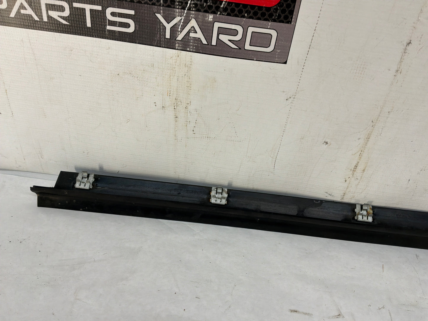 Lh belt molding - Day's Parts Yard