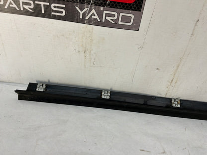 Lh belt molding - Day's Parts Yard
