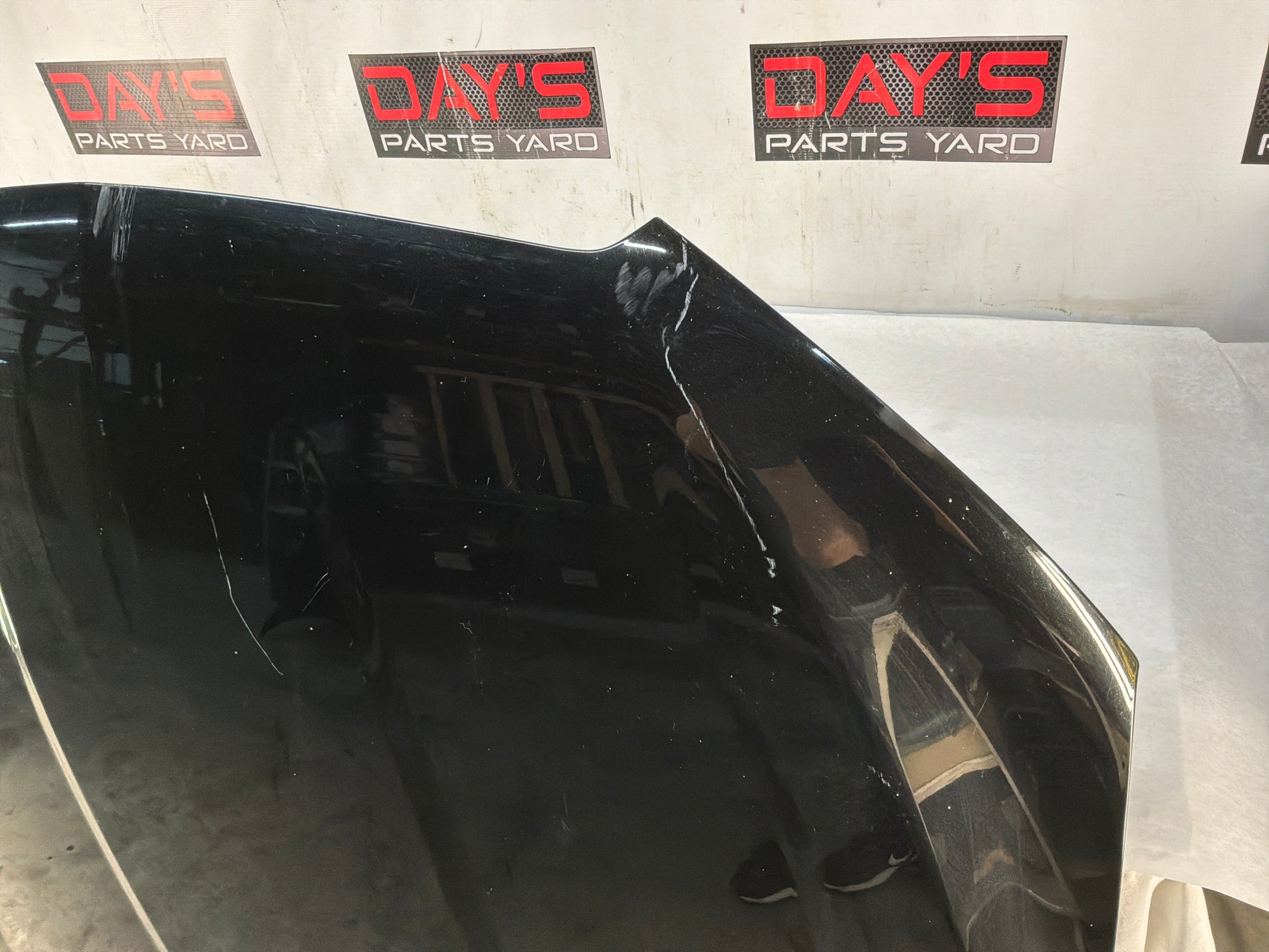 Hood assembly - Day's Parts Yard