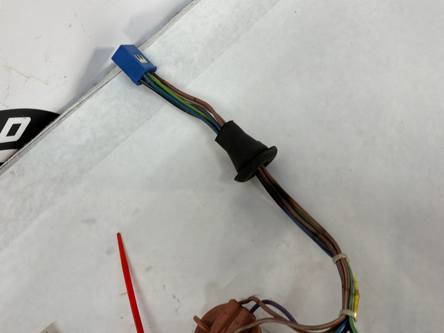 2005 Pontiac GTO RH & LH Taillight Tail Light Wire Wiring Harness Sockets OEM