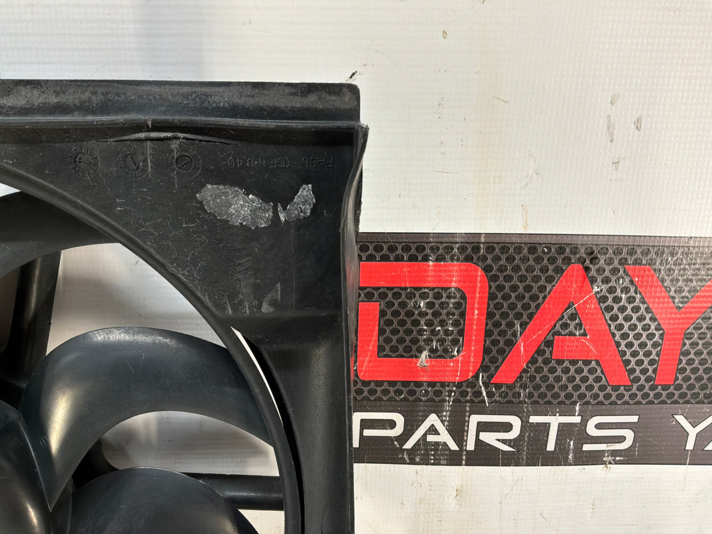 2008 Pontiac G8 GT Dual Radiator Electric Coolant Cooling Fans Assembly OEM