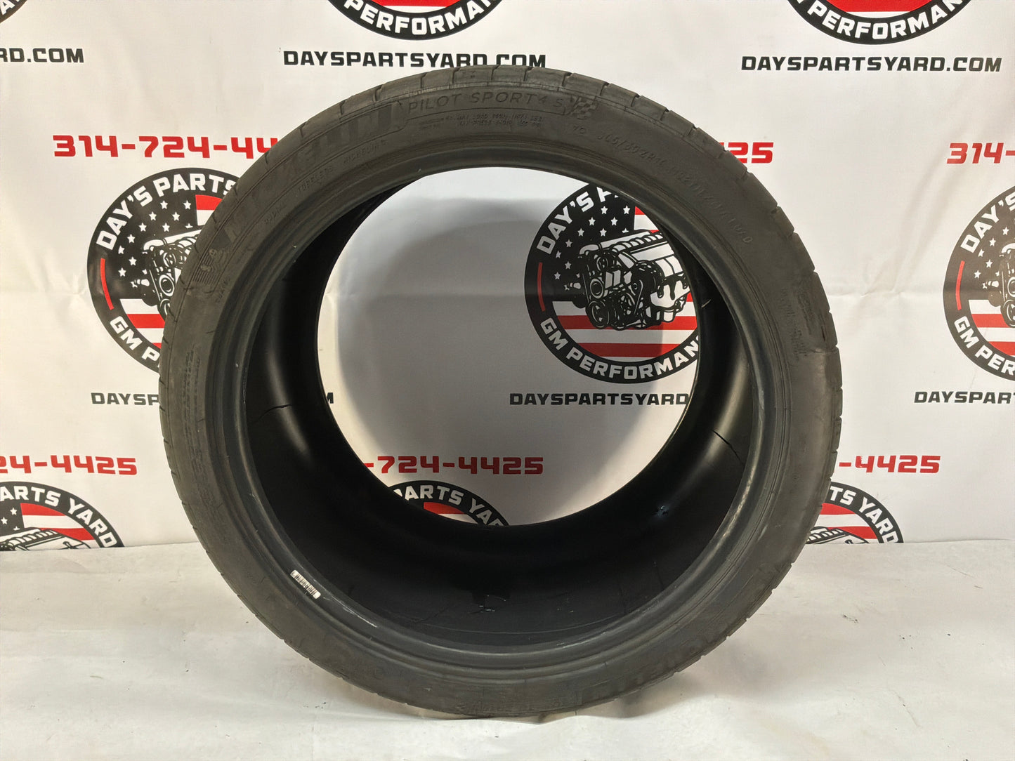 Michelin Pilot Sport 4 Season Tire 305/30/ZR19