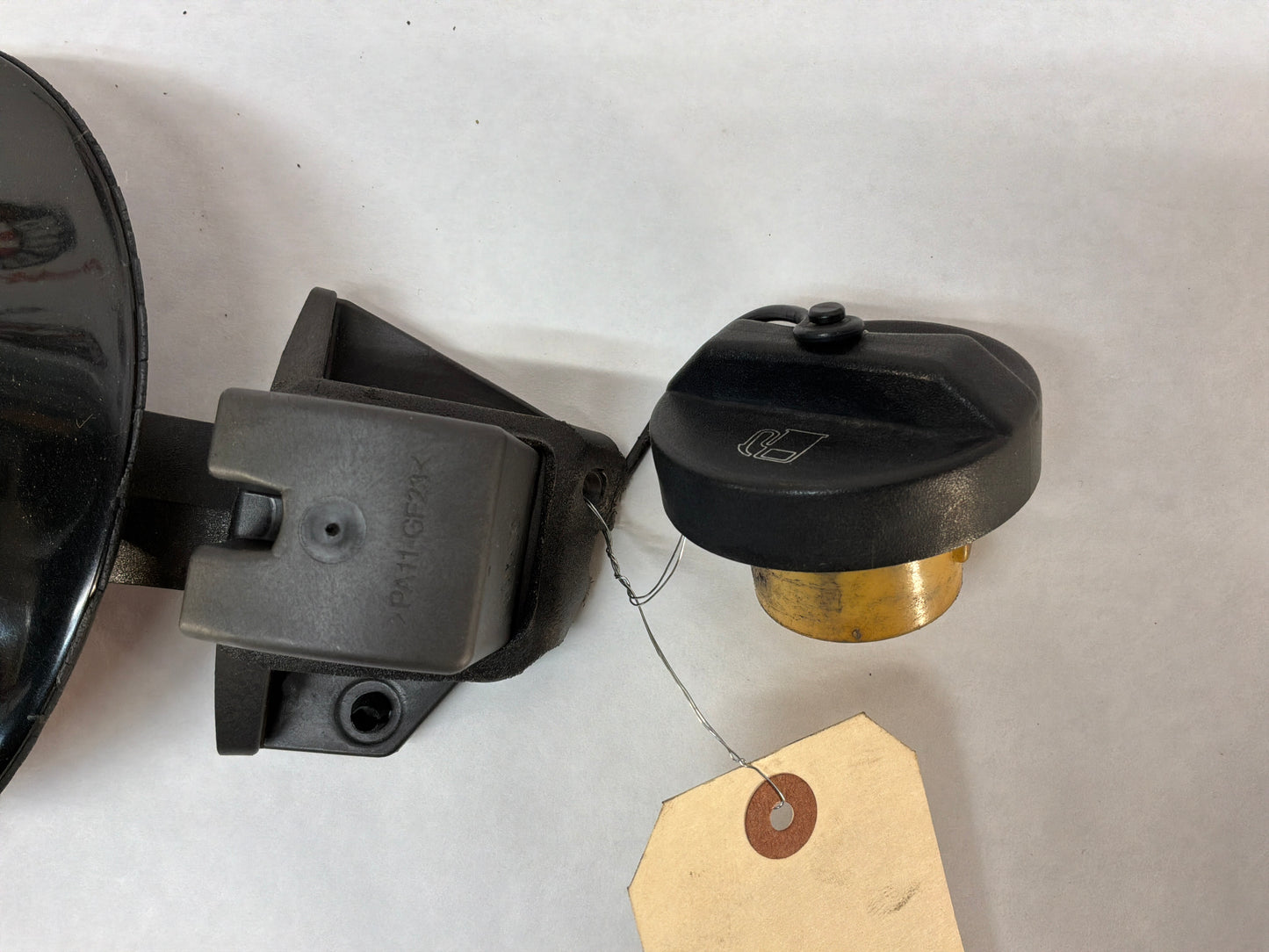 2005 Pontiac GTO Fuel door