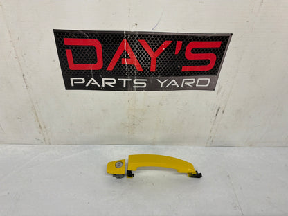 Lh exterior door handle - Day's Parts Yard