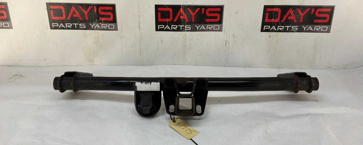 2012 Chevy Avalanche Rear Bumper Tow Trailer Hitch Receiver Bar Support OEM