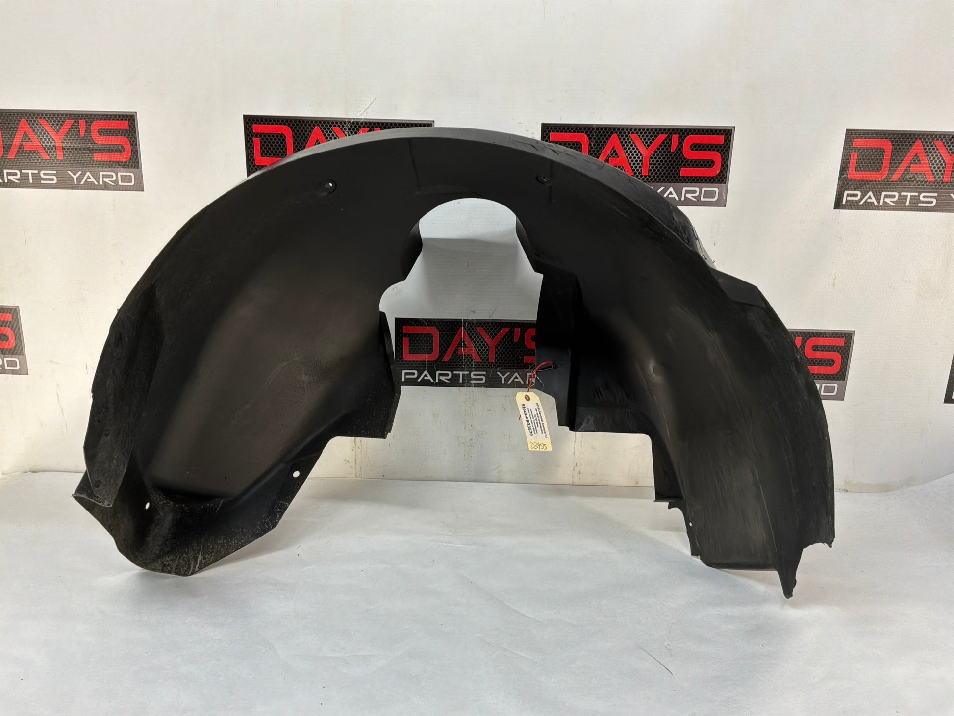 Rh front wheel liner - Day's Parts Yard
