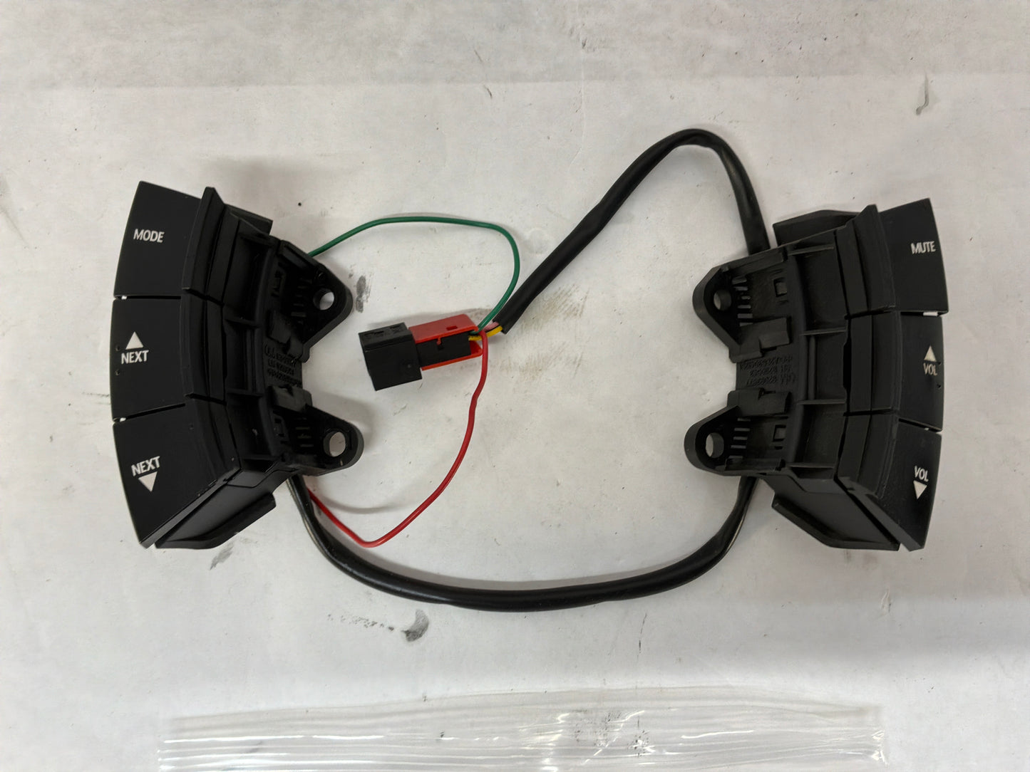 2004 Pontiac GTO Steering Wheel Radio Control Buttons Switches OEM