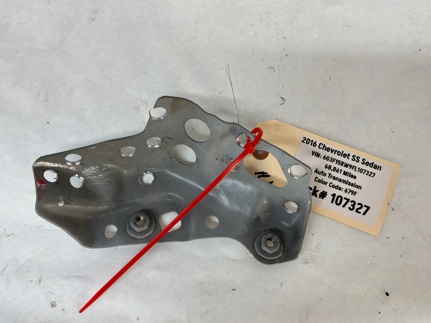 Rh fender weld bracket - Day's Parts Yard