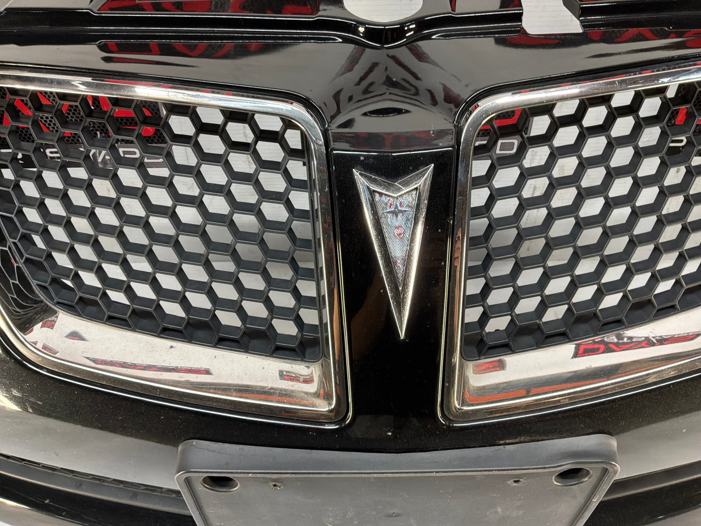 2008 Pontiac G8 GT Front Bumper Cover Fascia Assembly Grilles OEM