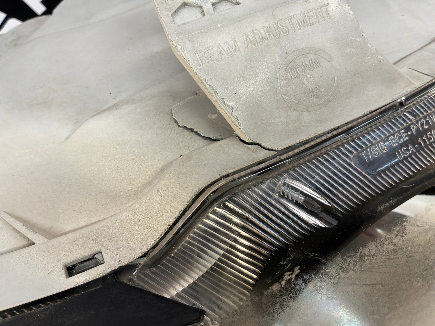 2005 Pontiac GTO RH Passenger Headlight Head Light Lamp OEM