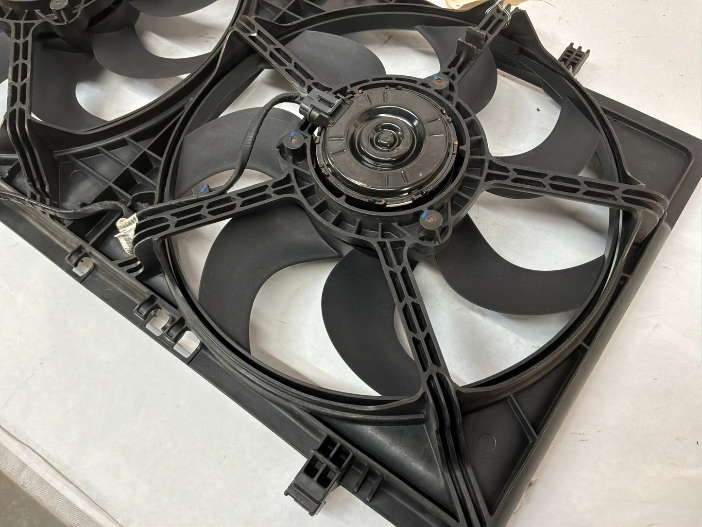 2011 Chevy Caprice PPV Radiator Duel Dual Electric Radiator Cooling Fans OEM