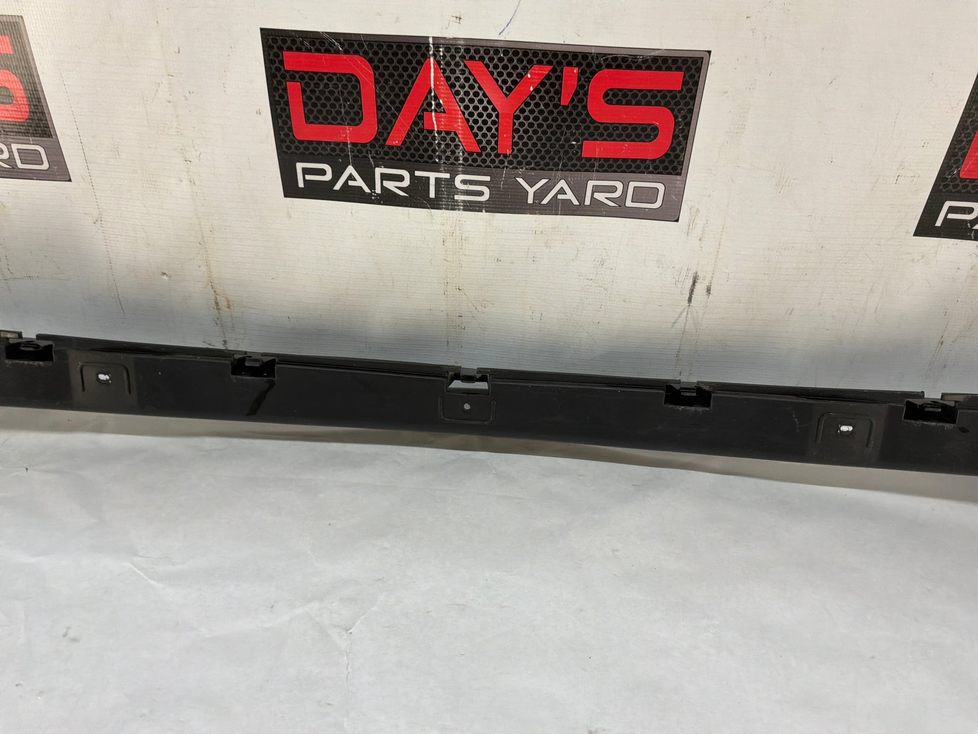 Bumper bracket - Day's Parts Yard