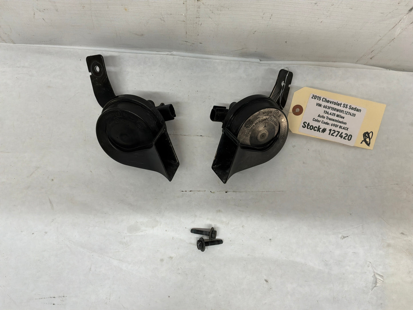 2015 Chevy SS Sedan High & Low Horns w/ Brackets OEM