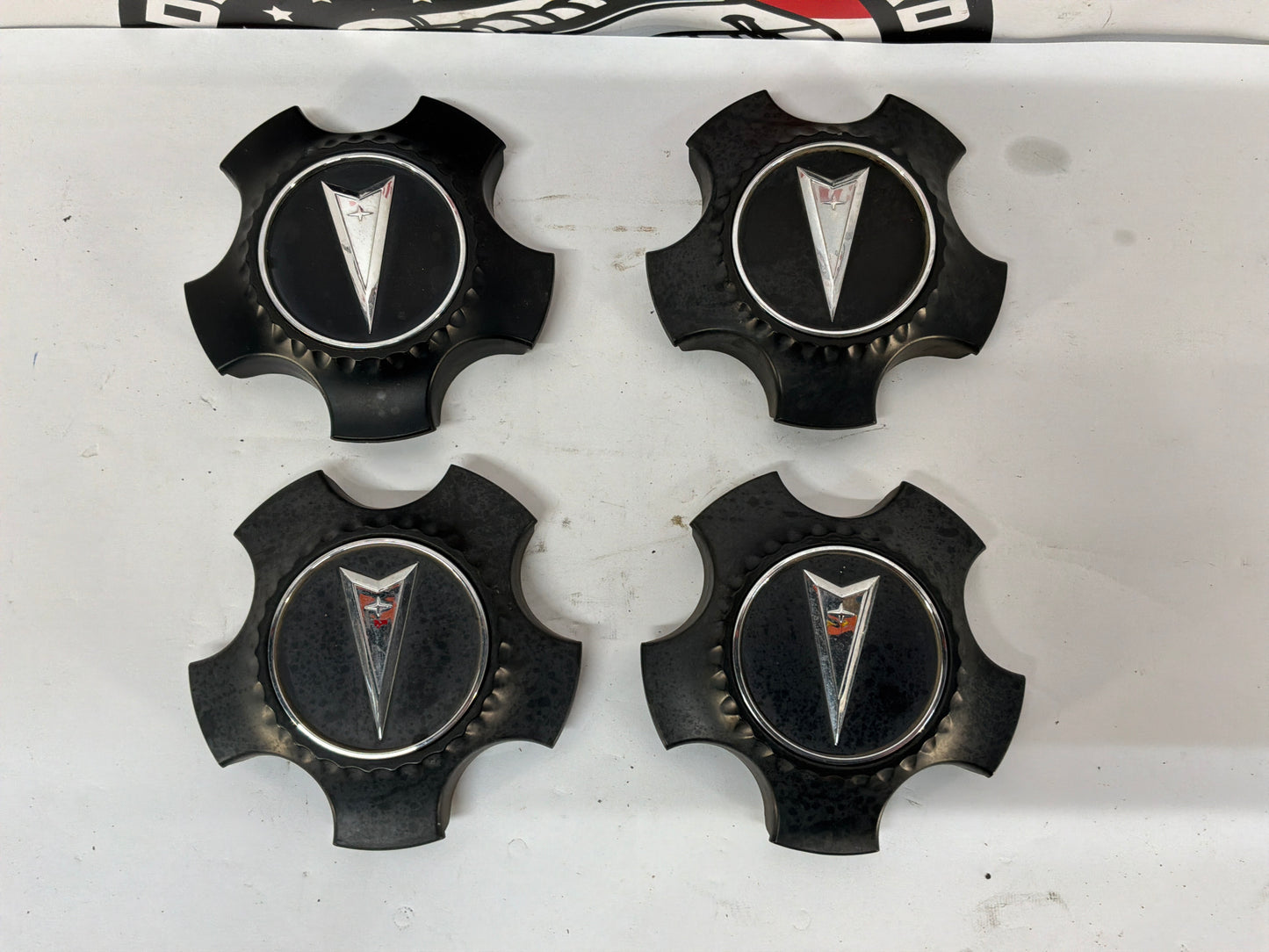 2009 Pontiac G8 GT Wheel Center Caps OEM