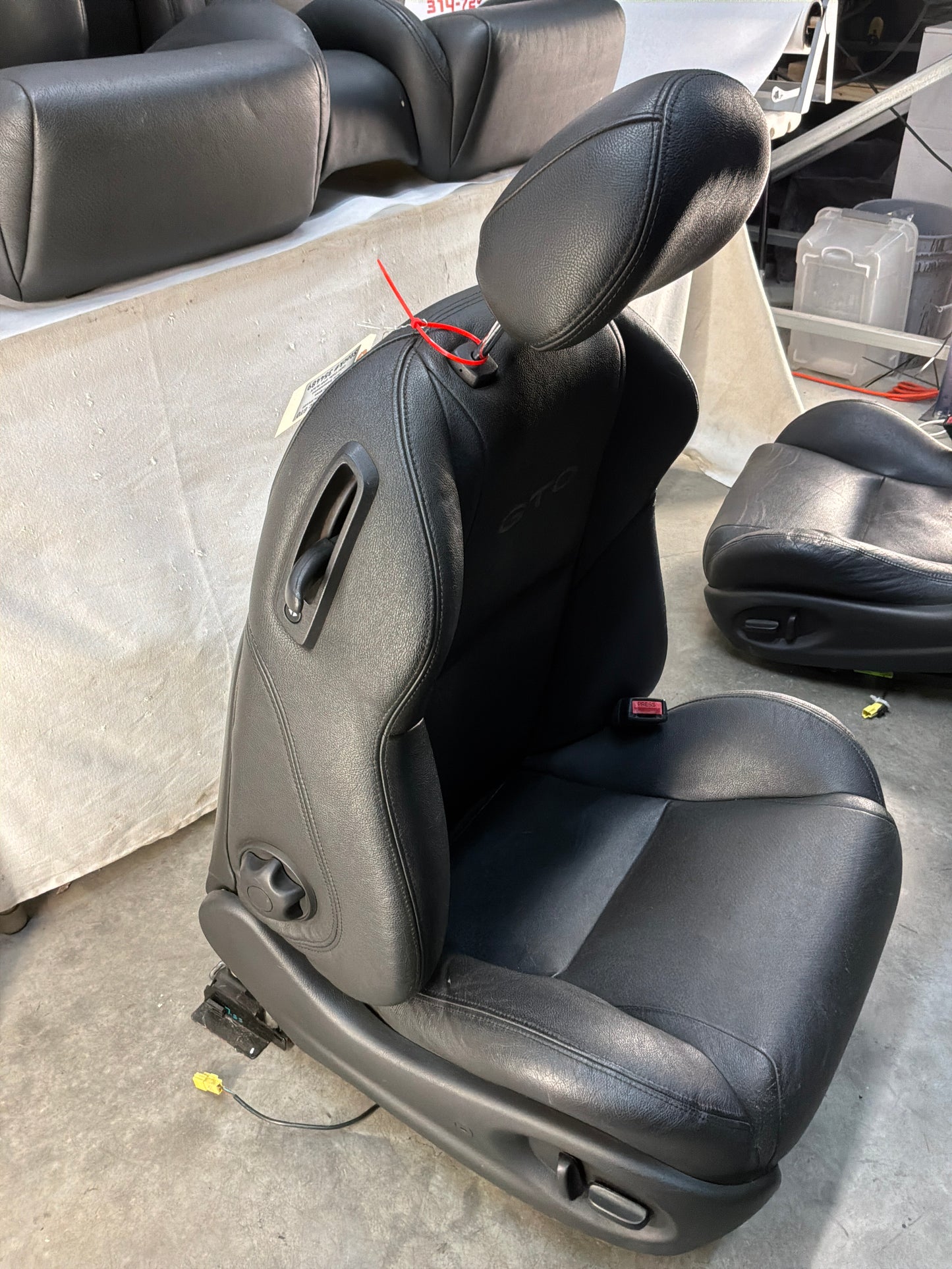 2005 Pontiac GTO Black Leather Front and Rear Seats Set OEM