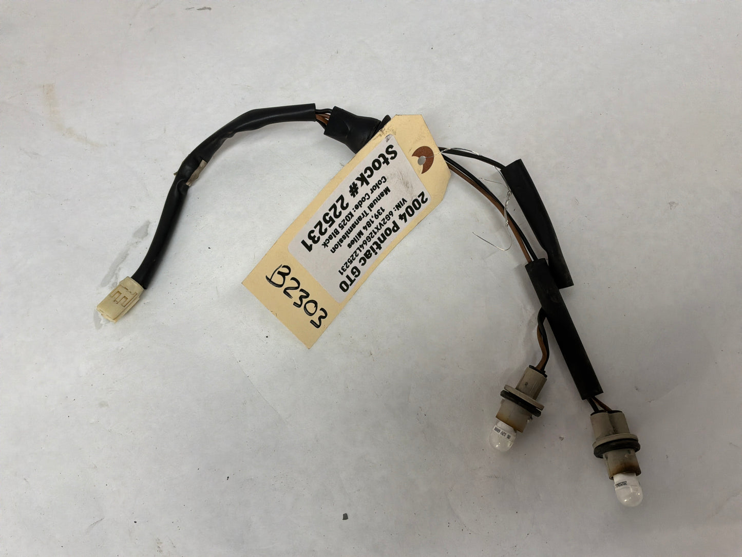 2004 Pontiac GTO License Plate Tag Light Wire Wiring Harness OEM
