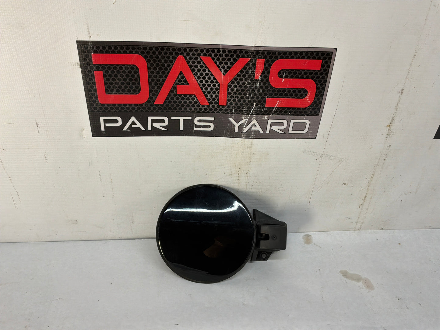 2004 Pontiac GTO Fuel Gas Door Lid Cover Door Assembly OEM