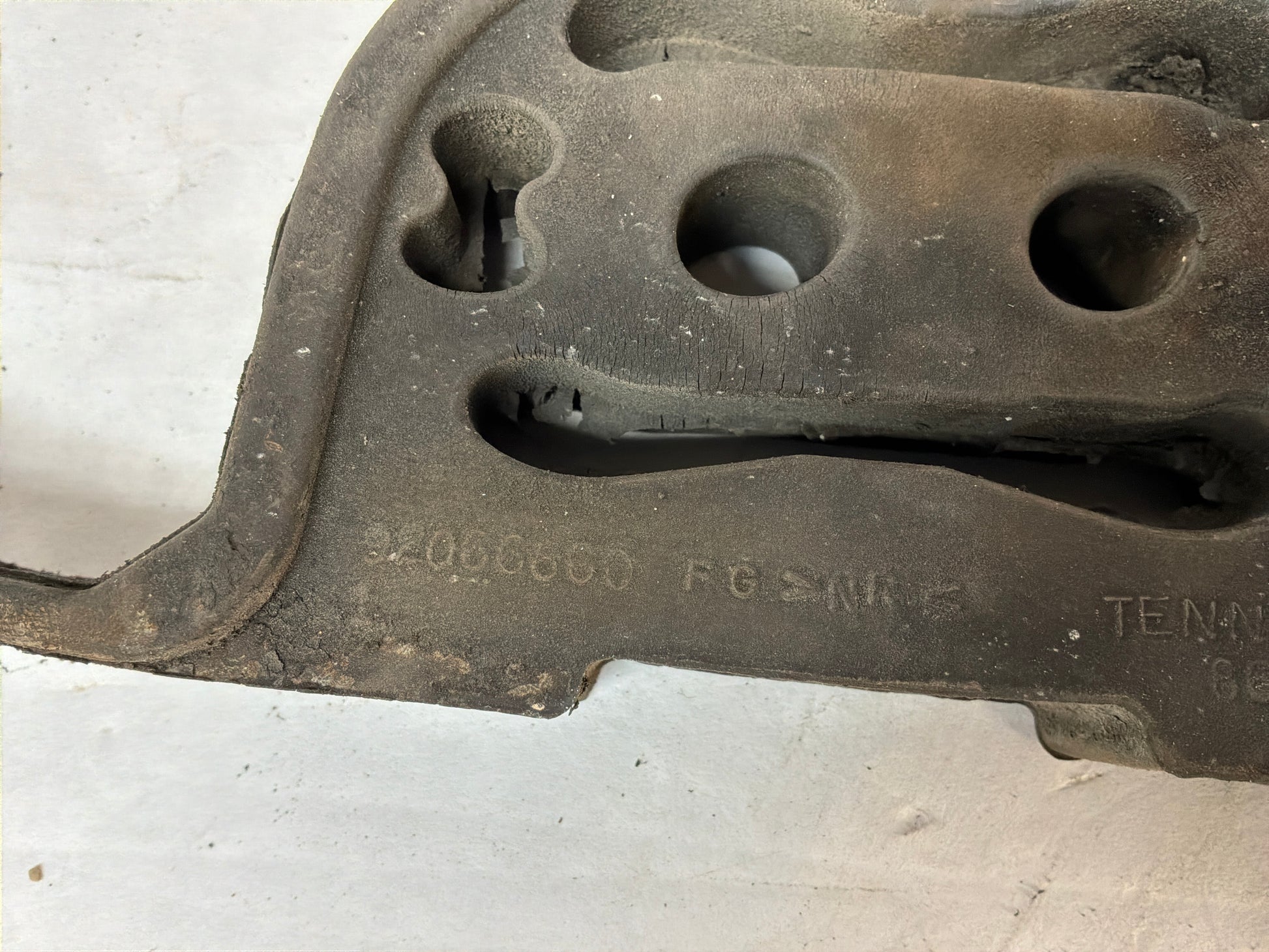 Exhaust hangers - Day's Parts Yard