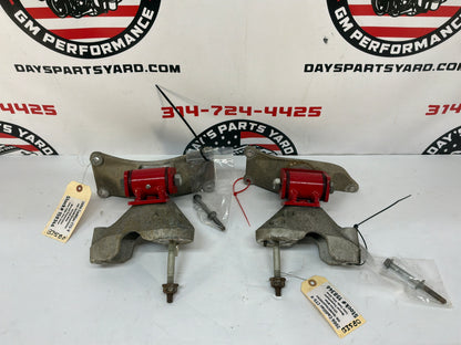 2006 Cadillac CTS-V RH & LH Engine Mounting Brackets OEM