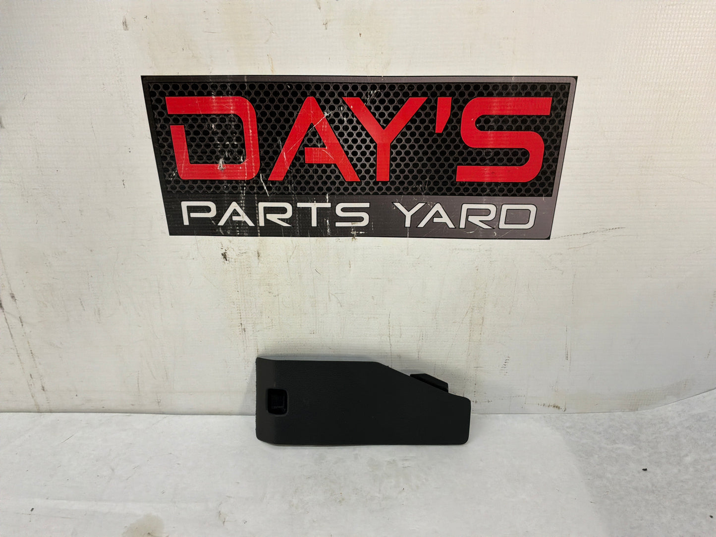 2008 Pontiac G8 GT Interior Kick Panel Fuse Box Cover Panel Door Trim OEM