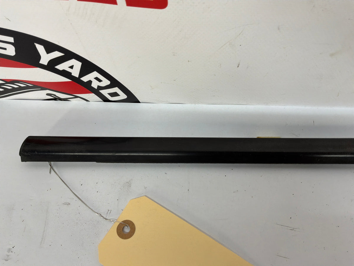 2006 Pontiac GTO LH Driver Window Door Belt Molding Weather Strip Trim OEM