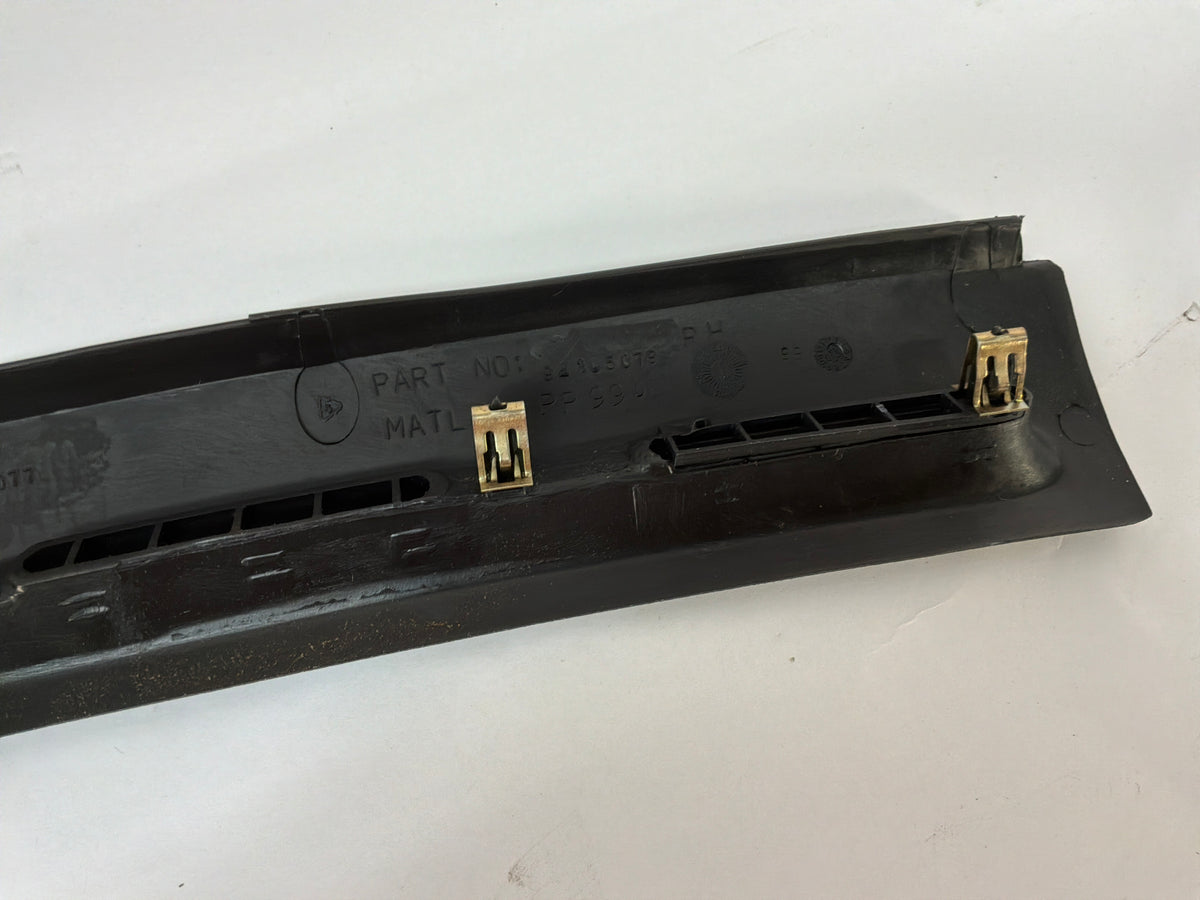 2006 Pontiac GTO Windshield Dash Cowl Defrost Grille Panels Vent Trim Pair OEM