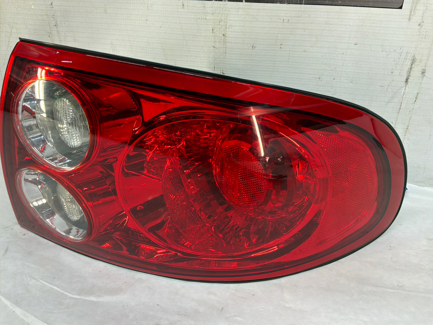 2004 Pontiac GTO RH Passenger Taillight Tail Light Lamp OEM
