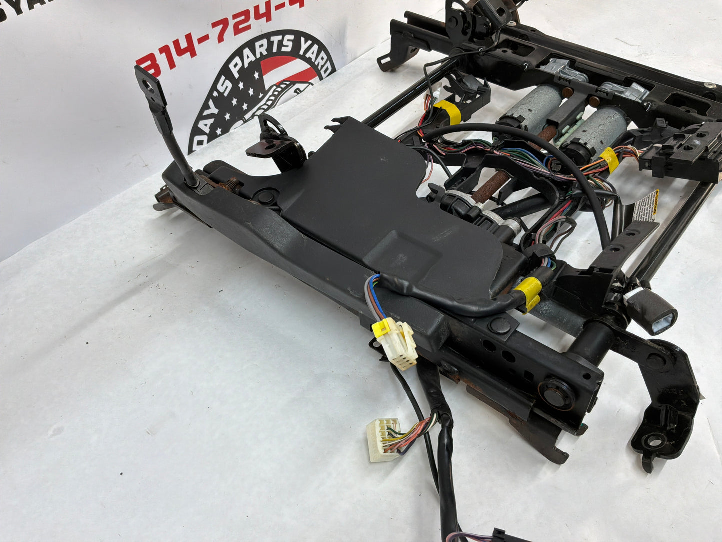 2008 Pontiac G8 Base RH Passenger Front Seat Bottom Frame Rail Motor Set Assembly OEM