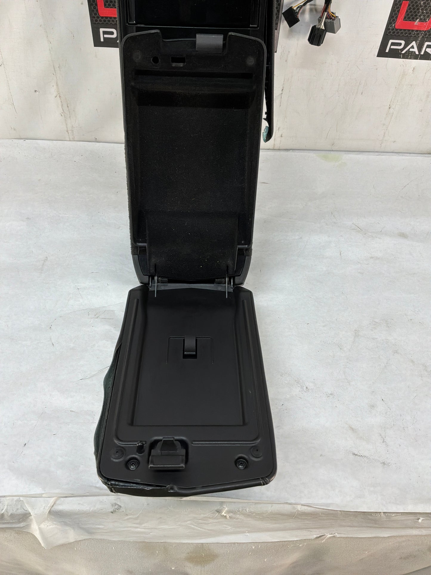Center console - Day's Parts Yard
