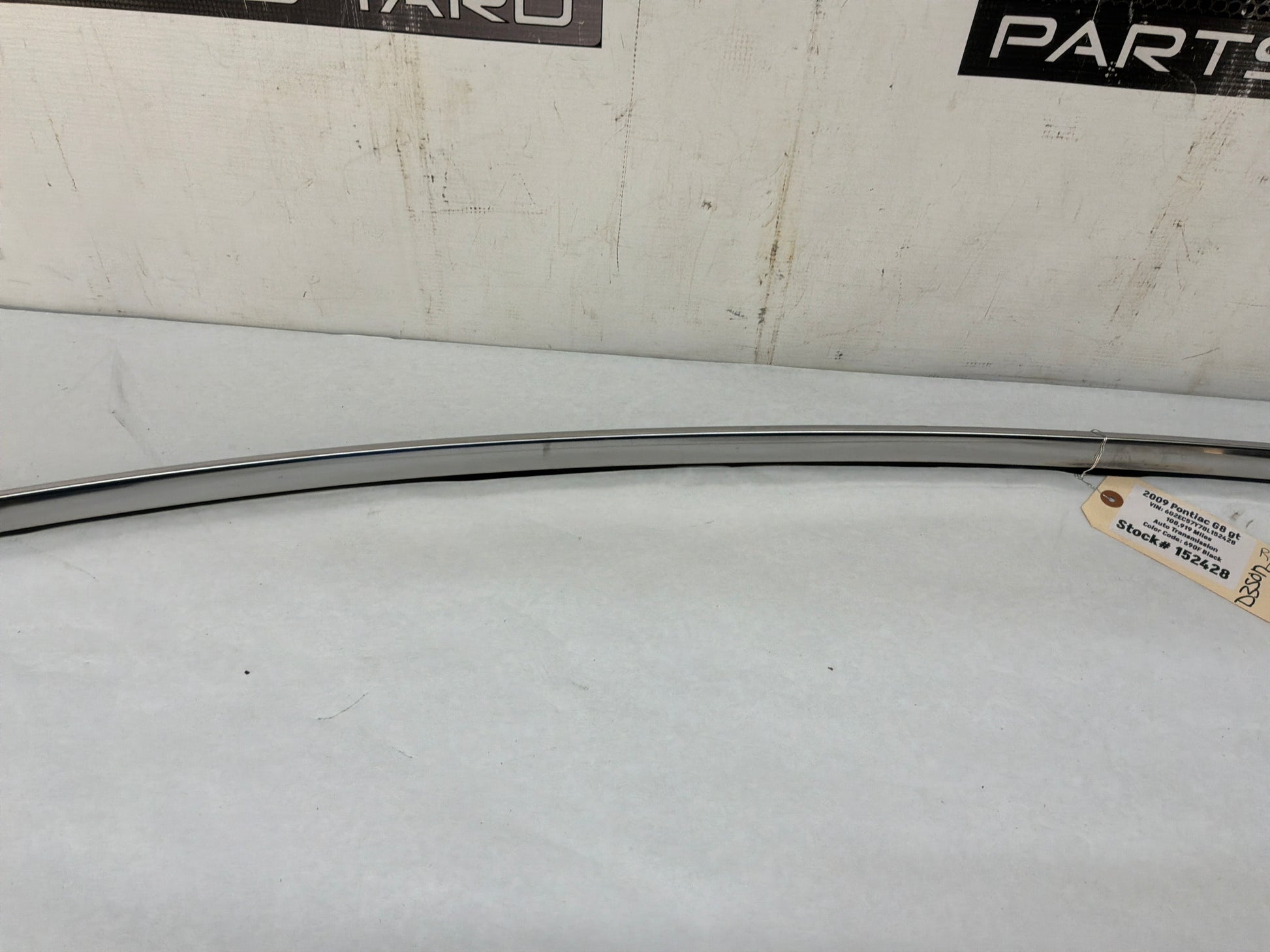 Rh roof top trim - Day's Parts Yard