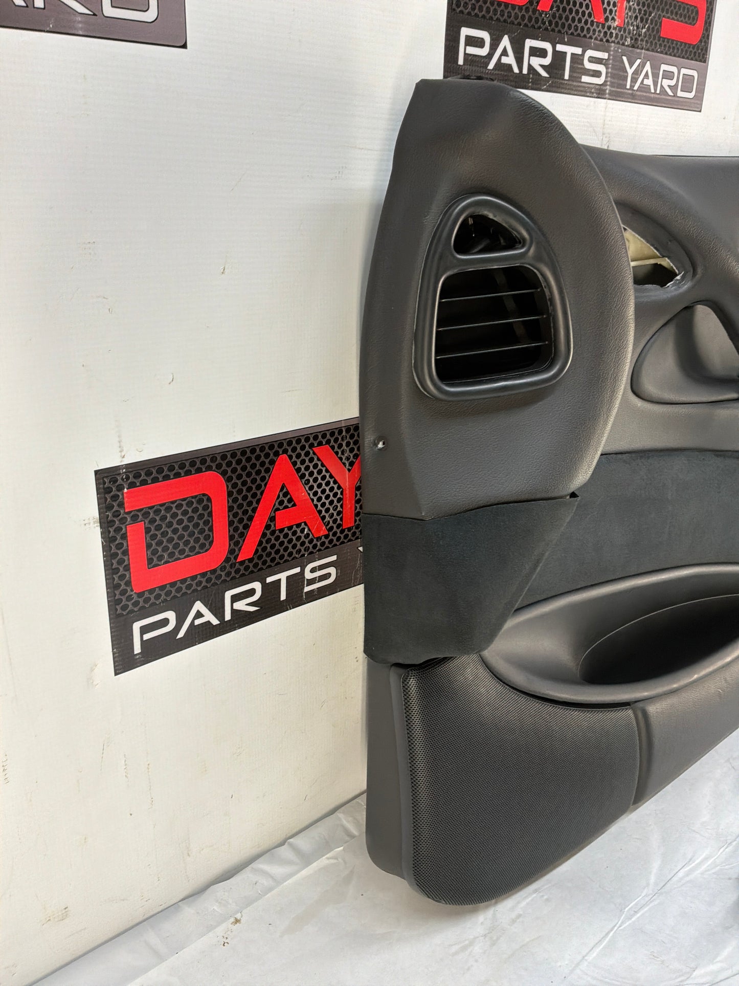 2004 Pontiac GTO RH Passenger Front Interior Door Panel OEM