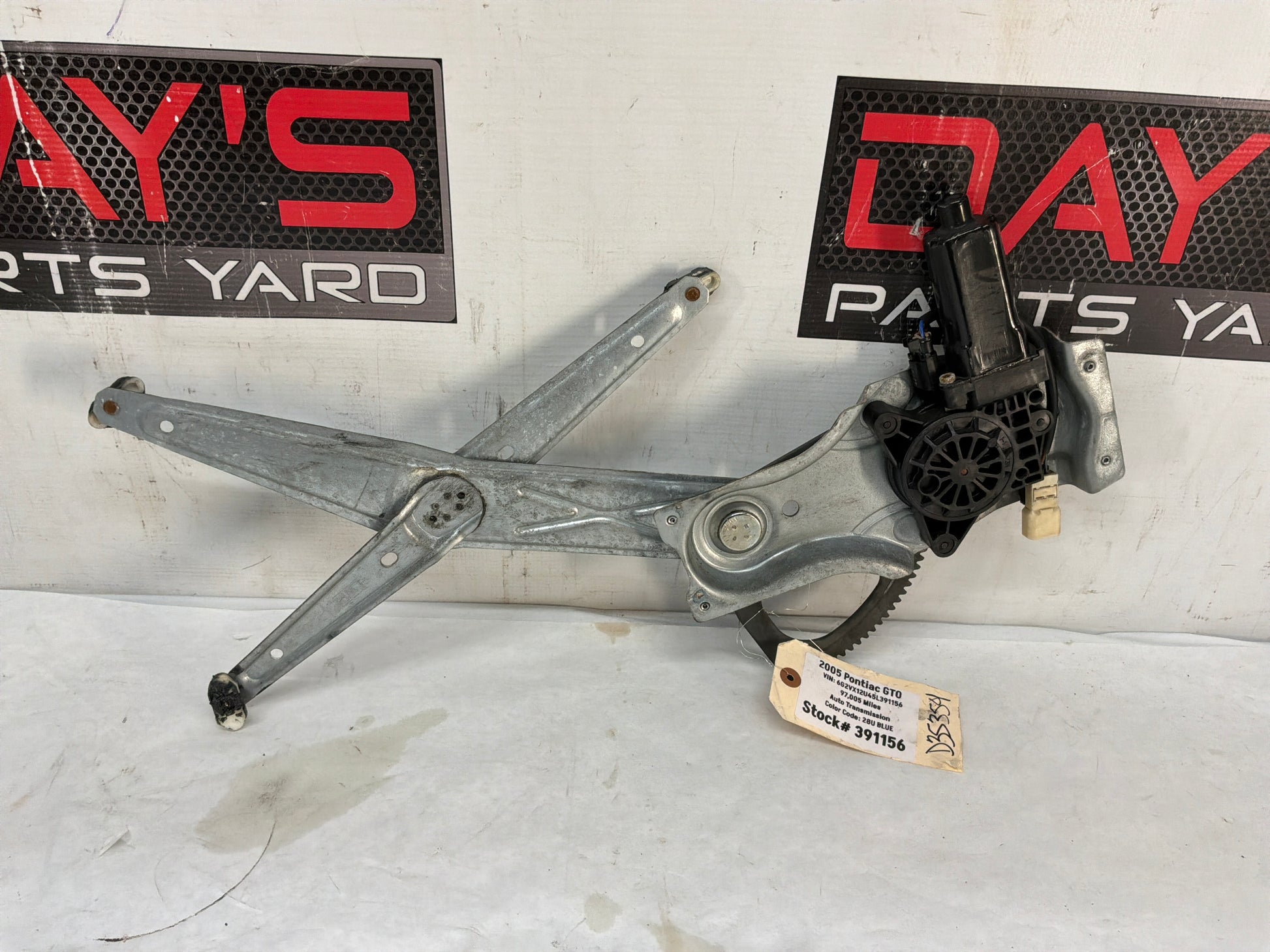 Lh front window regulator - Day's Parts Yard