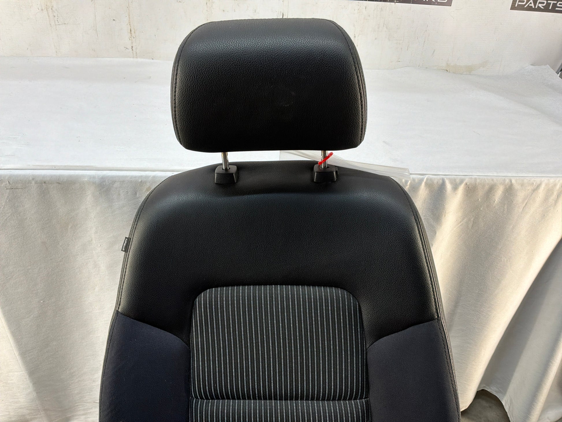 Front seats - Day's Parts Yard