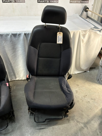 Front seats - Day's Parts Yard