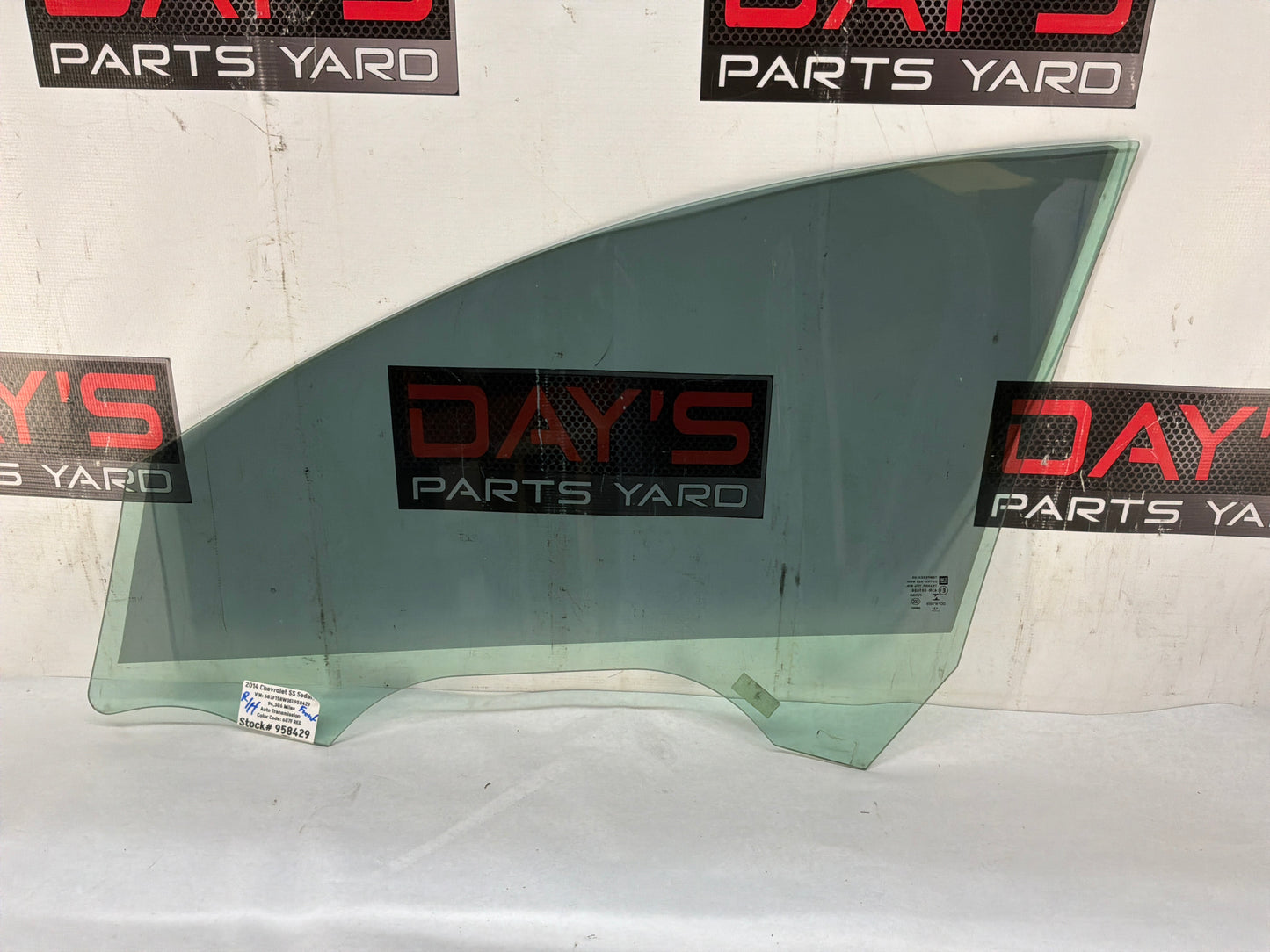 Rh front window glass - Day's Parts Yard