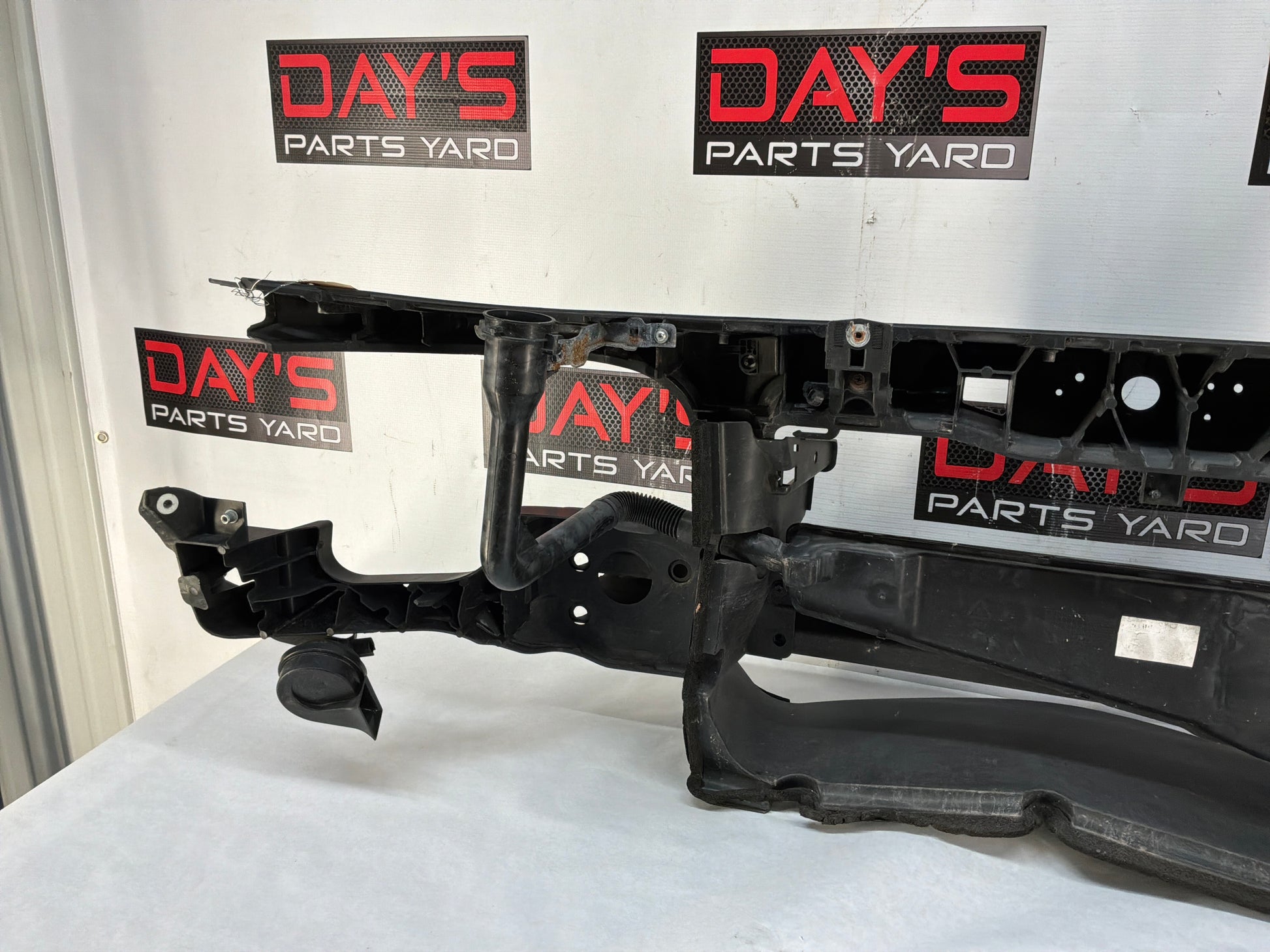 2015 Chevy SS Sedan Front Radiator Core Support Bracket Brace Assembly OEM - Day's Parts Yard