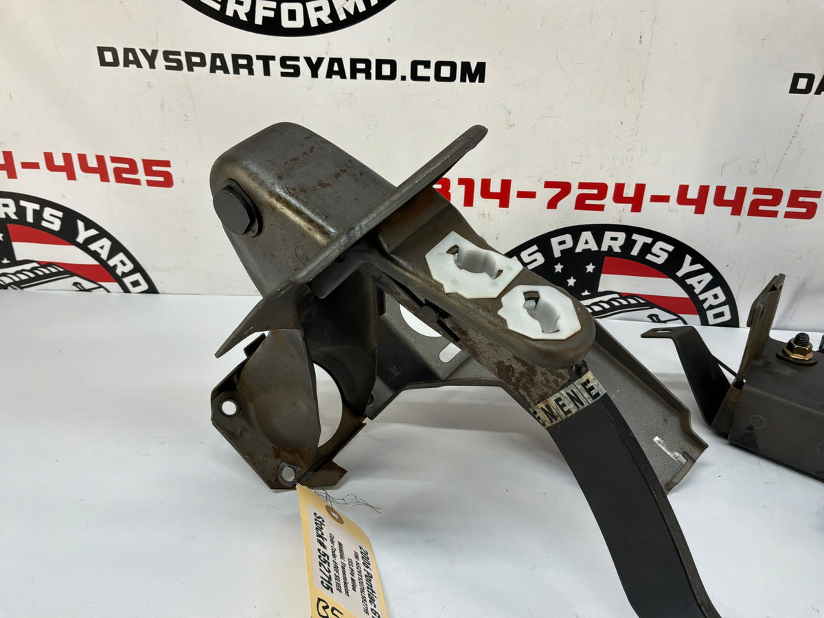2006 Pontiac GTO Manual Transmission Pedal Assembly OEM