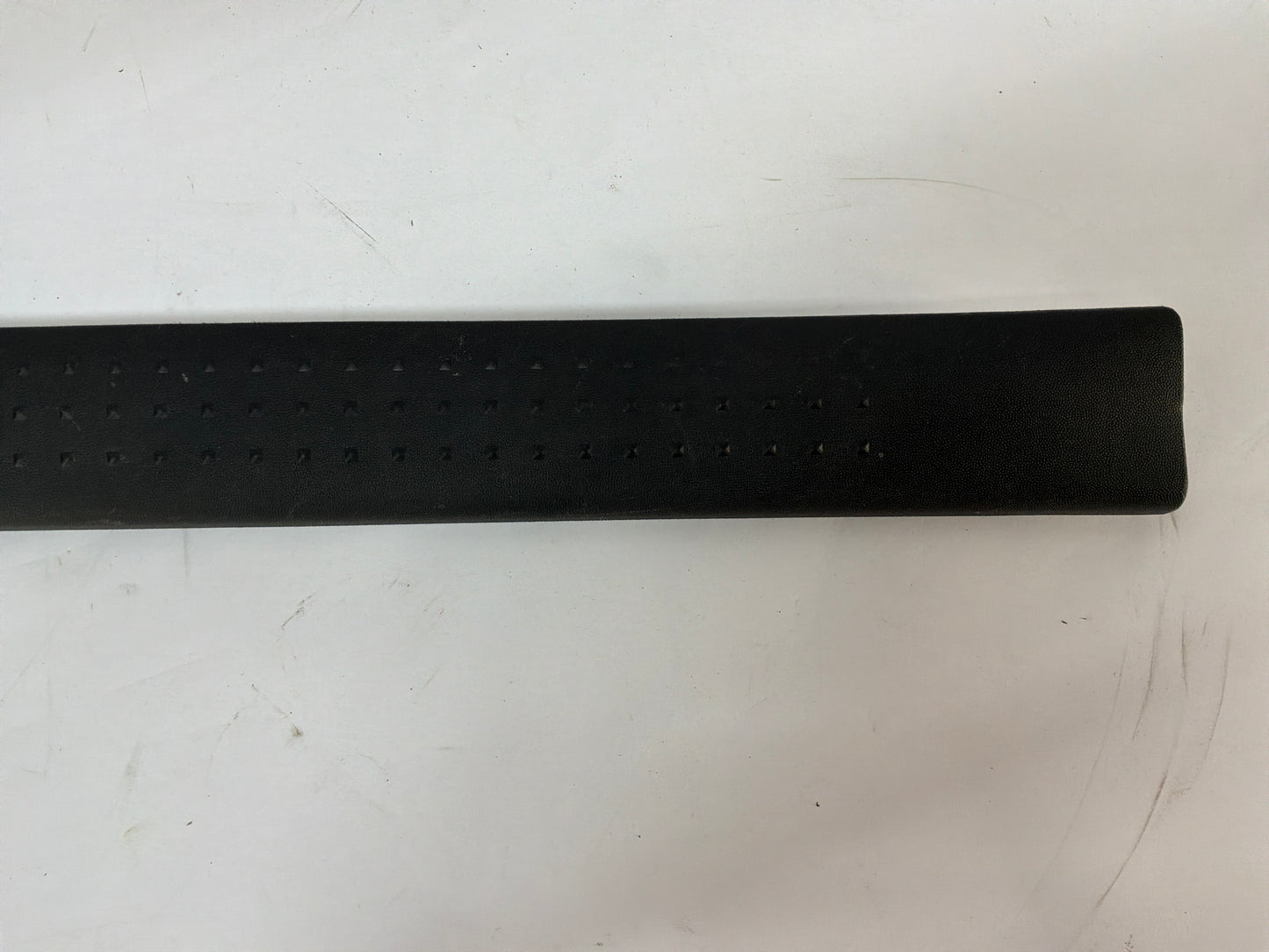 2006 Cadillac CTS-V RH Passenger Front Door Sill Kick Trim Plate Ebony OEM