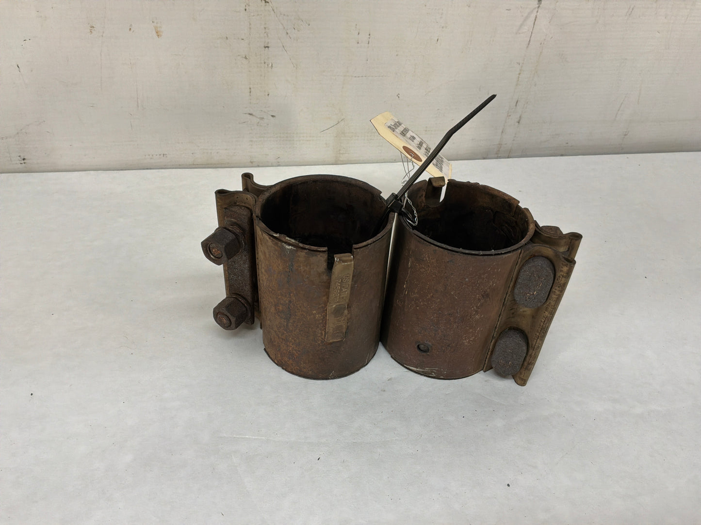 2014 Chevy Camaro ZL1 RH & LH Exhaust Muffler Intermediate Pipe Clamp OEM