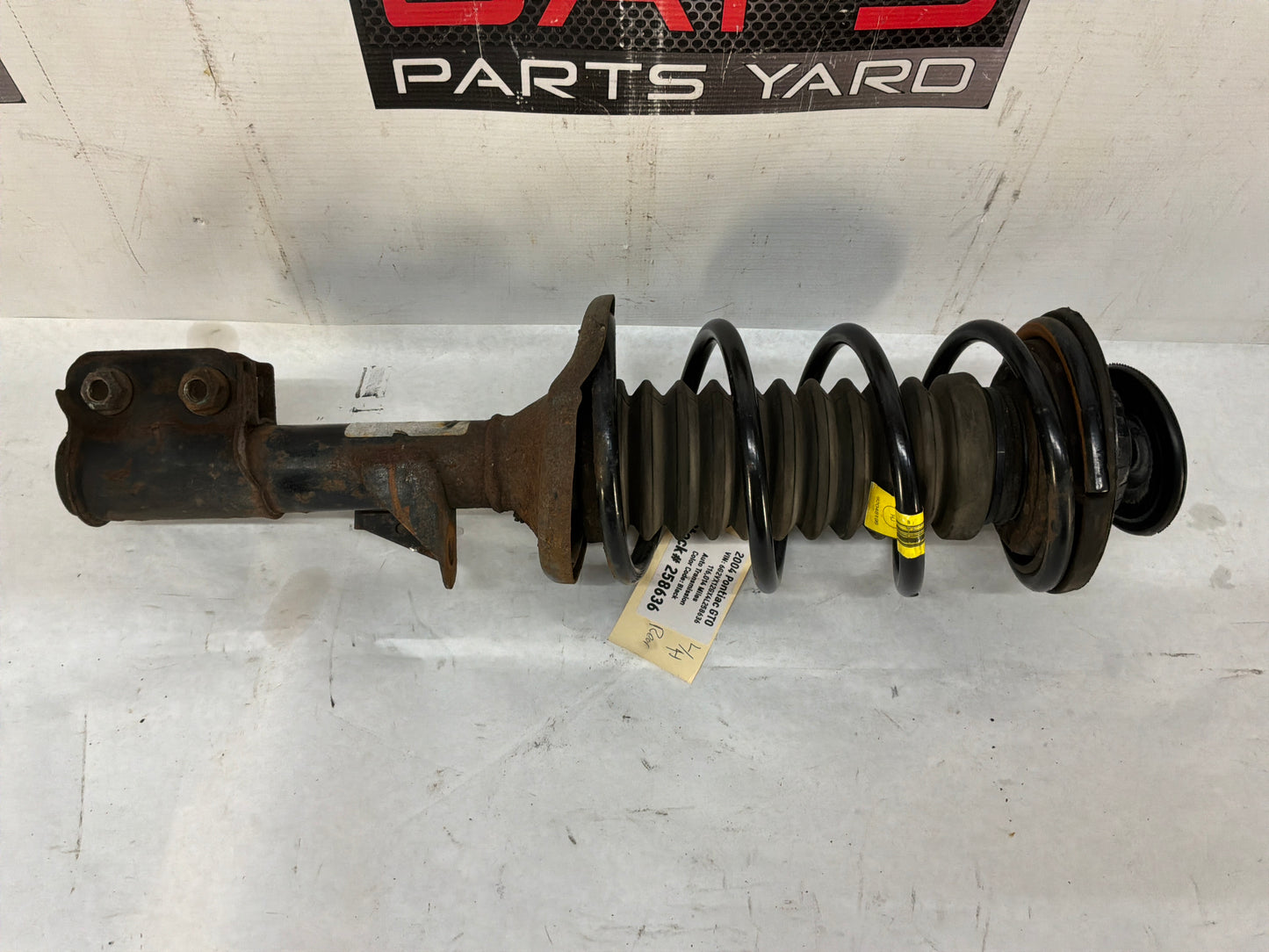 2004 Pontiac GTO LH Driver Front Suspension Strut Assembly OEM