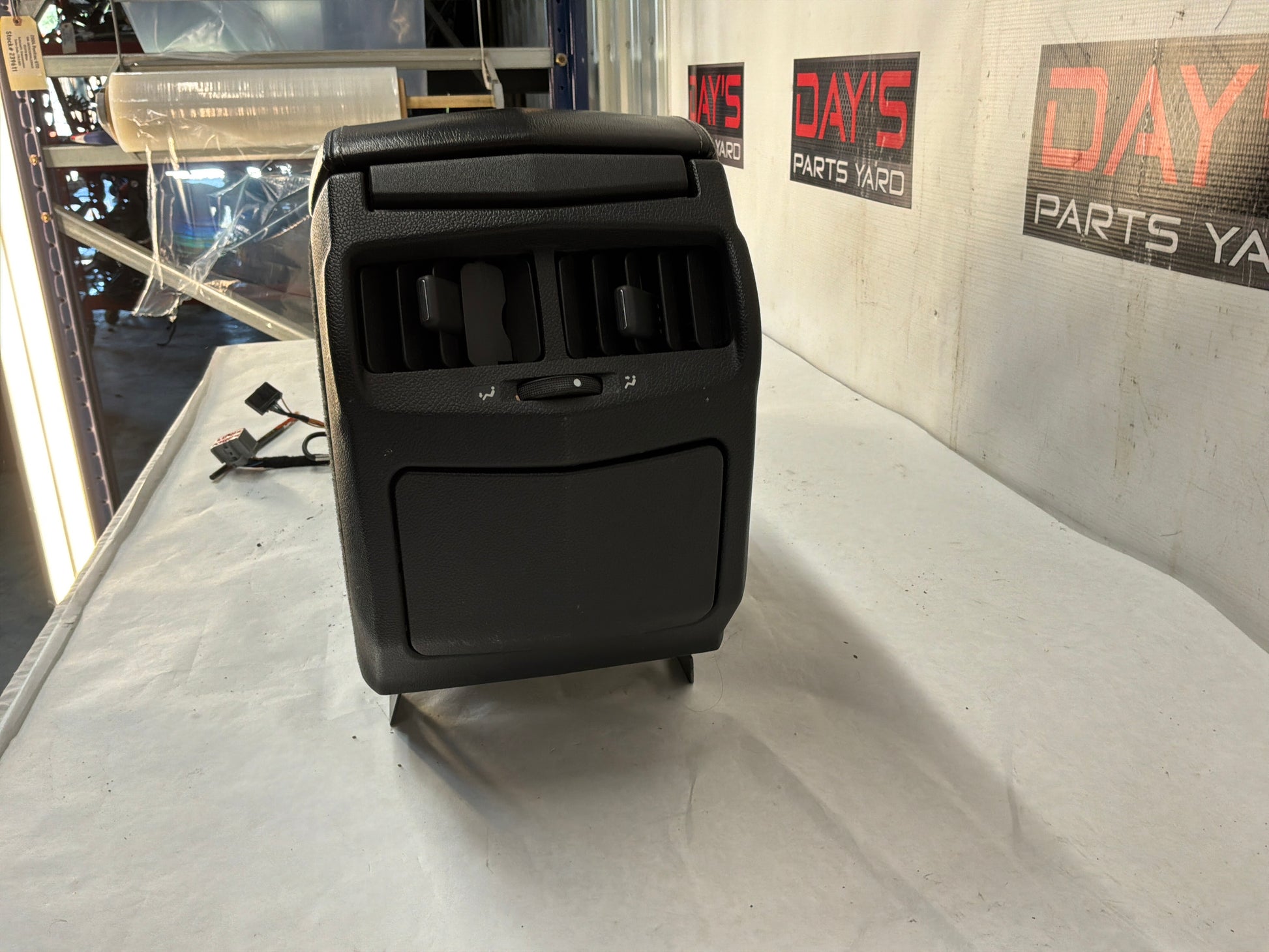 Center console - Day's Parts Yard