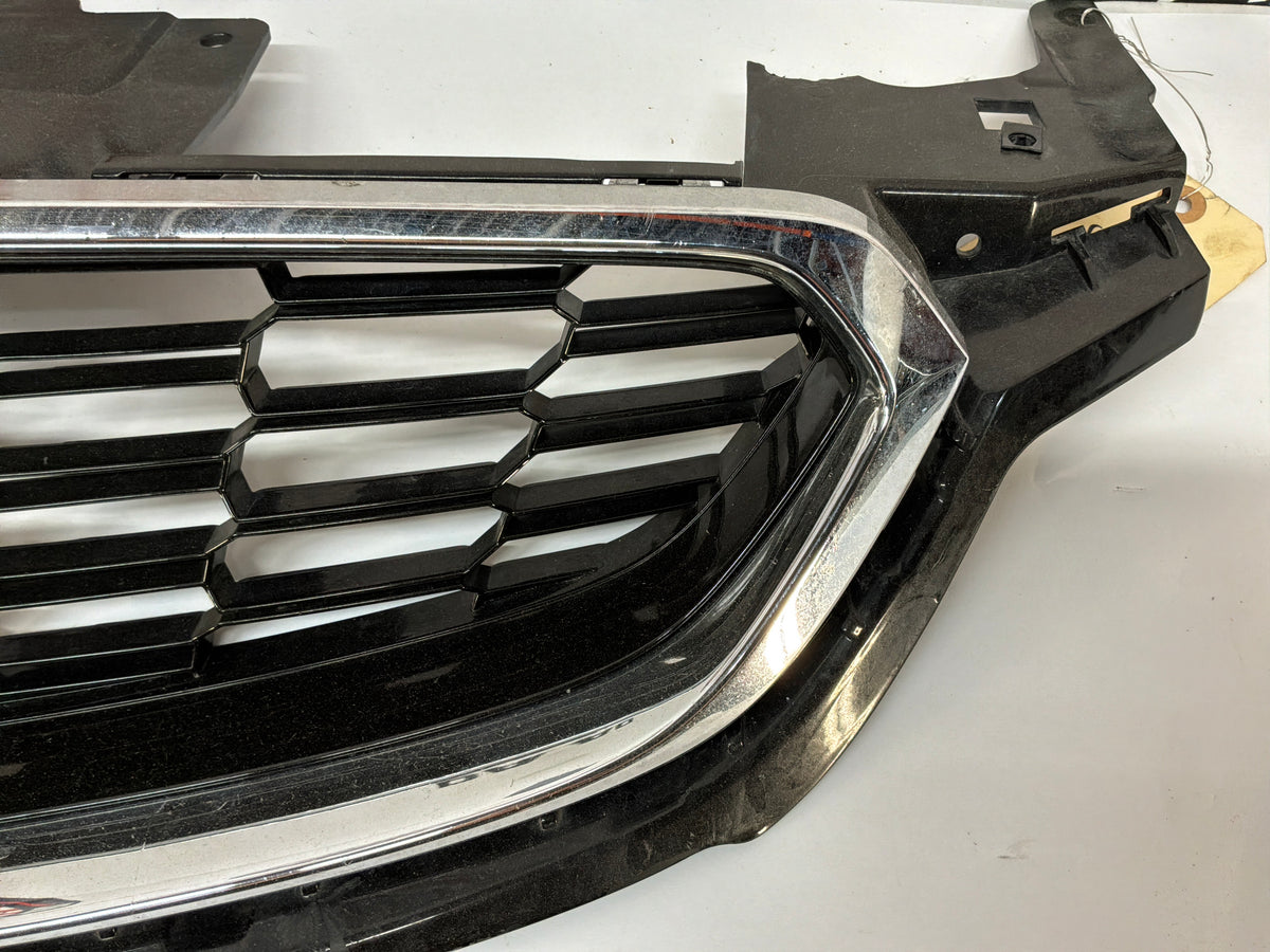 2017 Chevy SS Sedan Front Upper Grille OEM Damaged