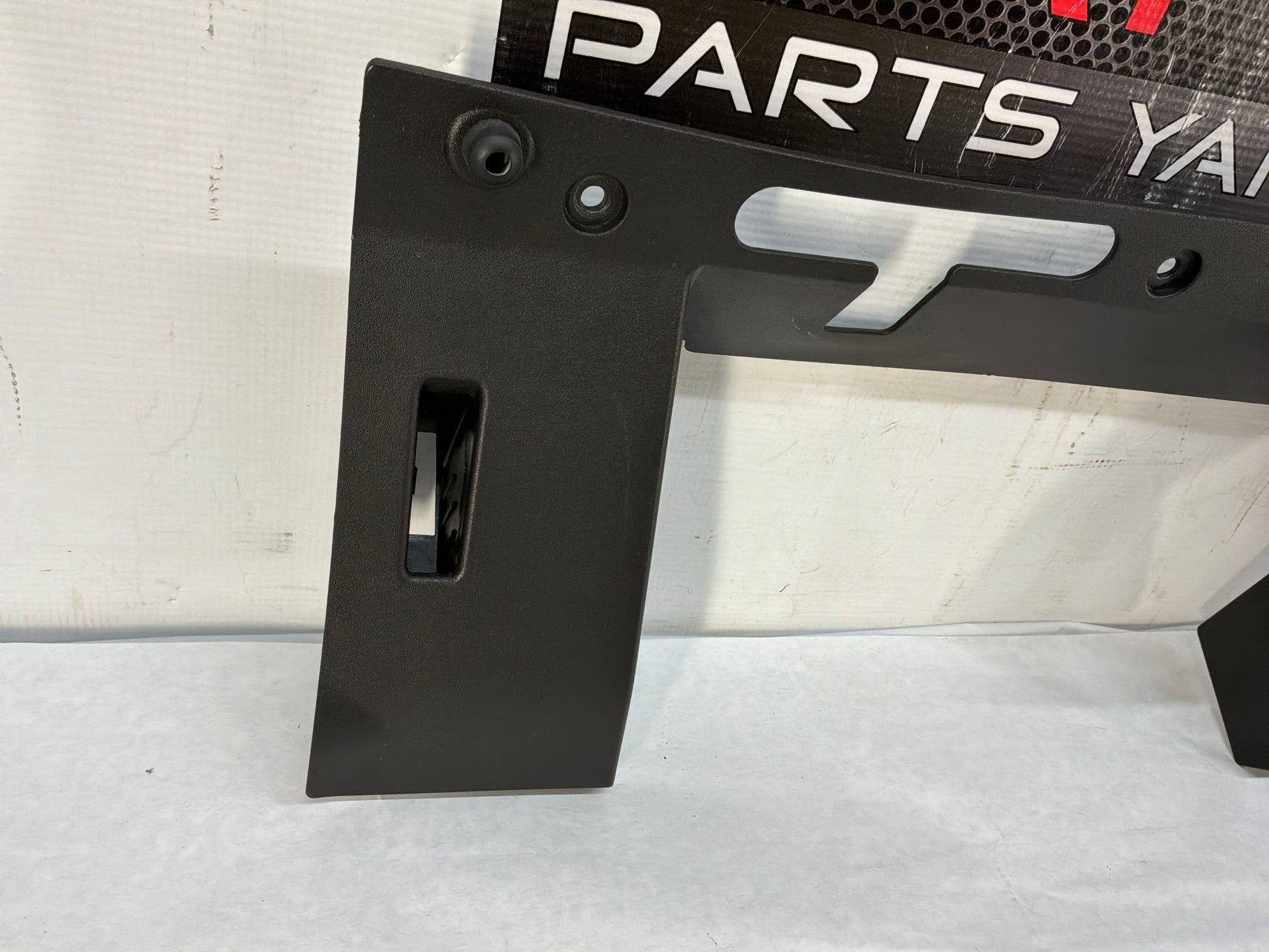 Under glove box trim - Day's Parts Yard