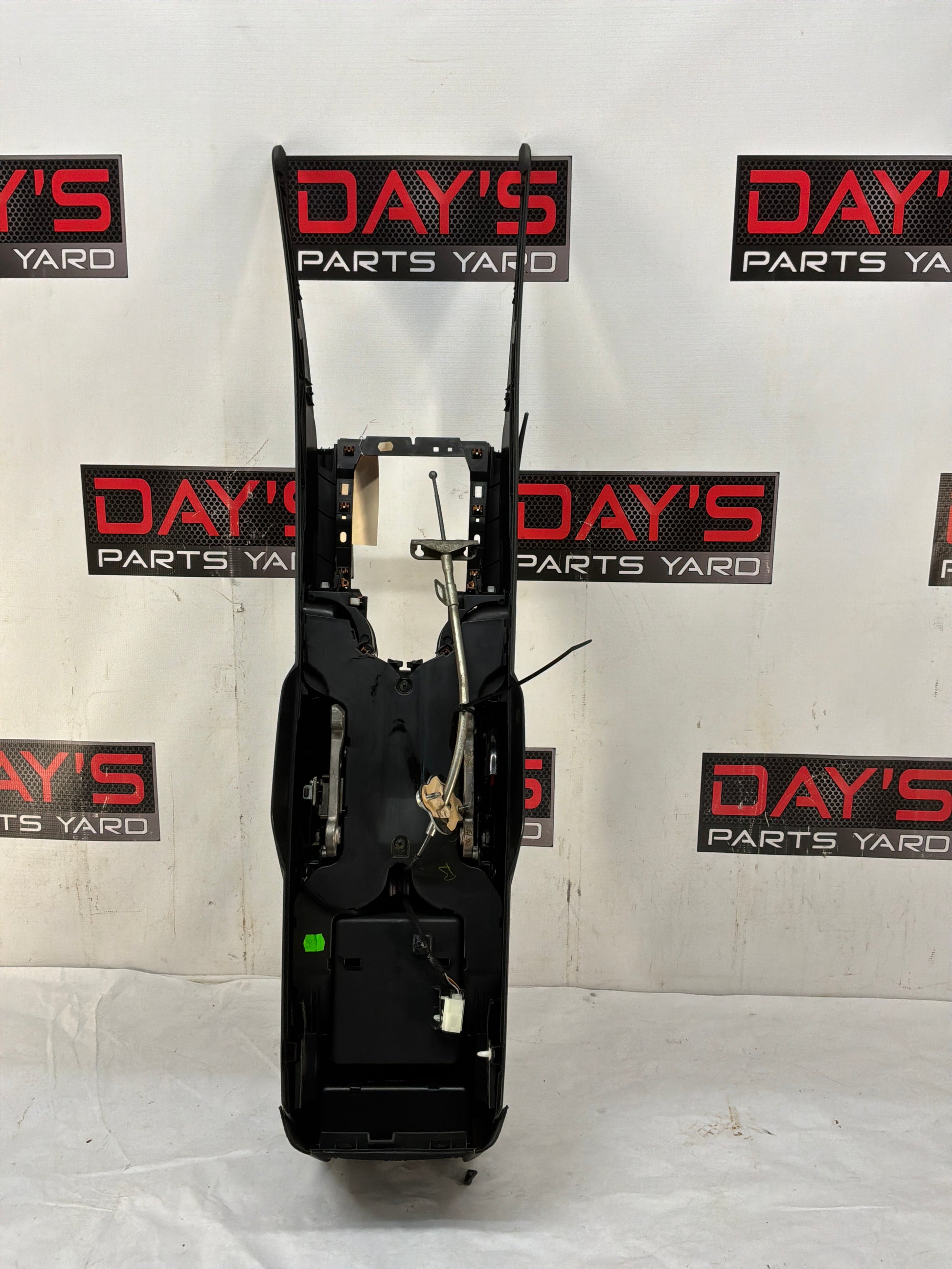 Center console - Day's Parts Yard