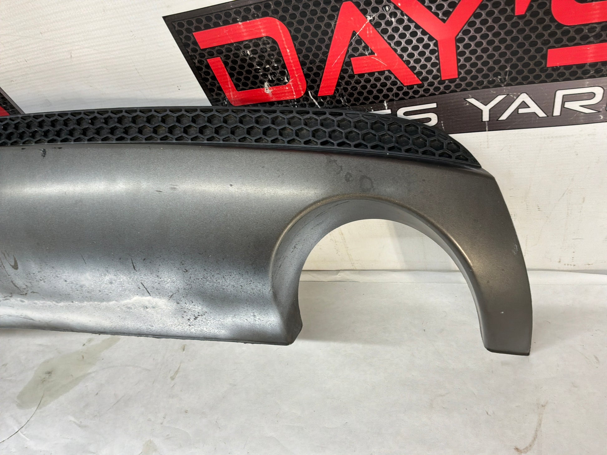 Front bumper - Day's Parts Yard