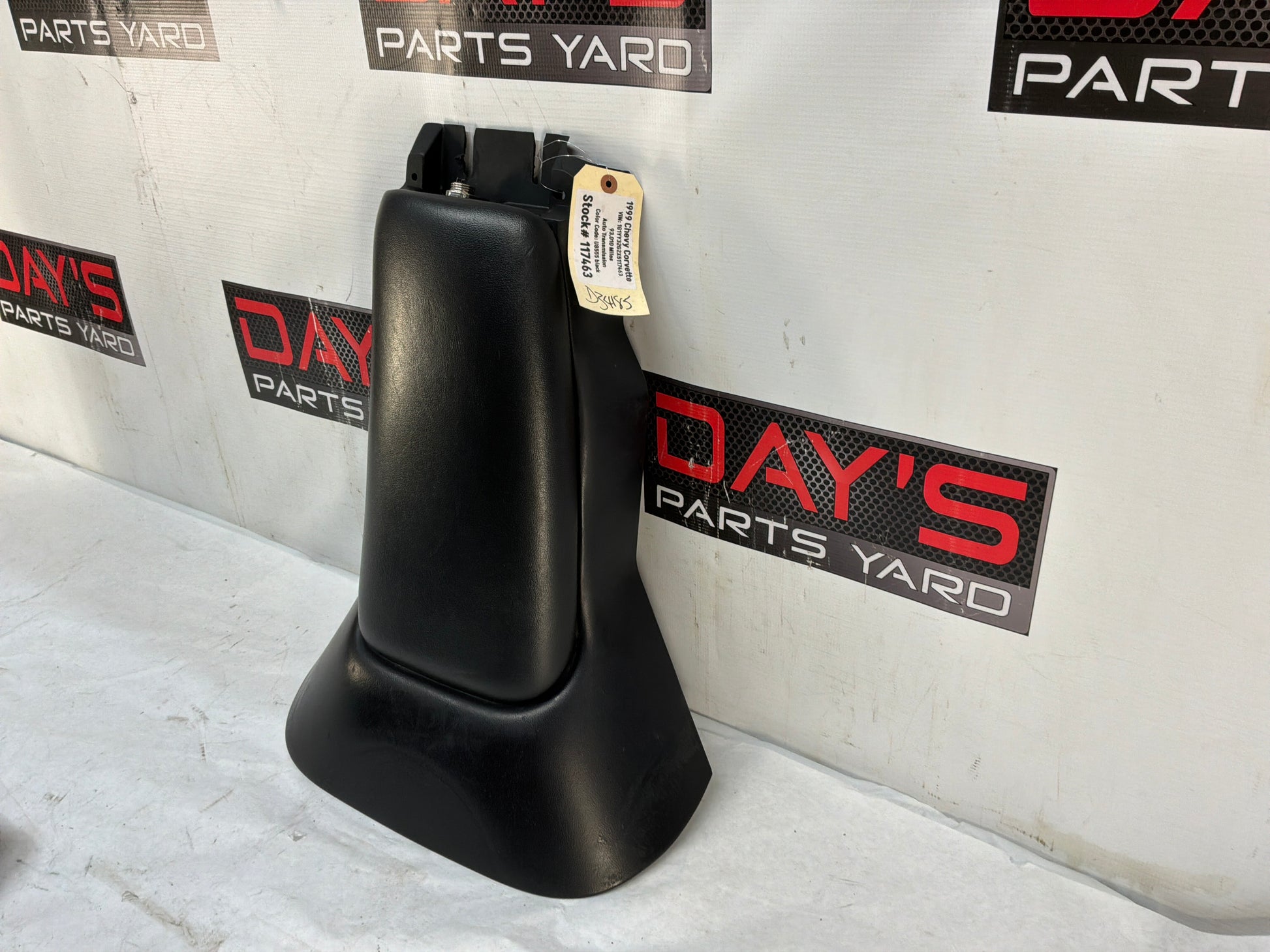 Center console - Day's Parts Yard