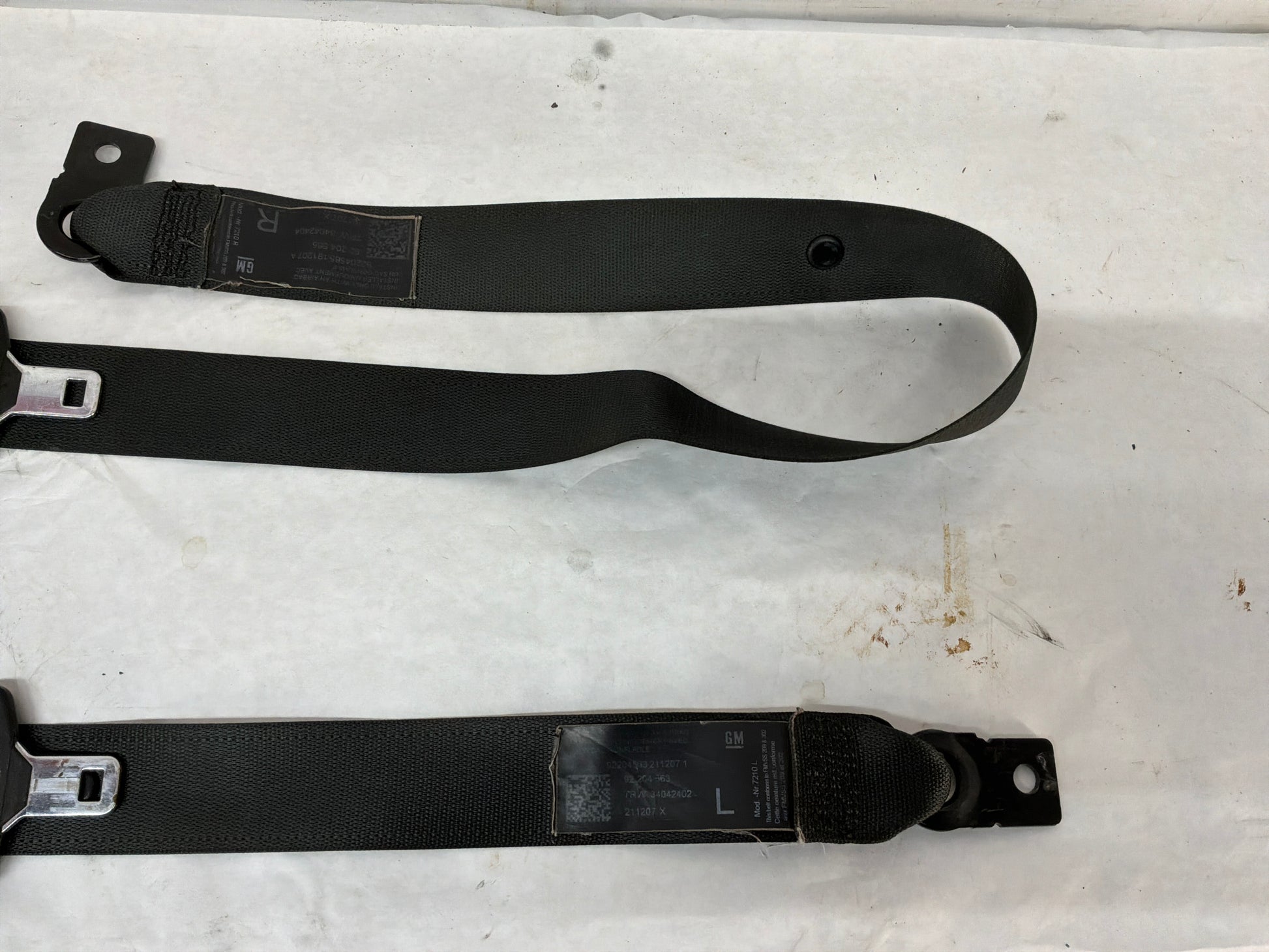 Front seatbelts - Day's Parts Yard