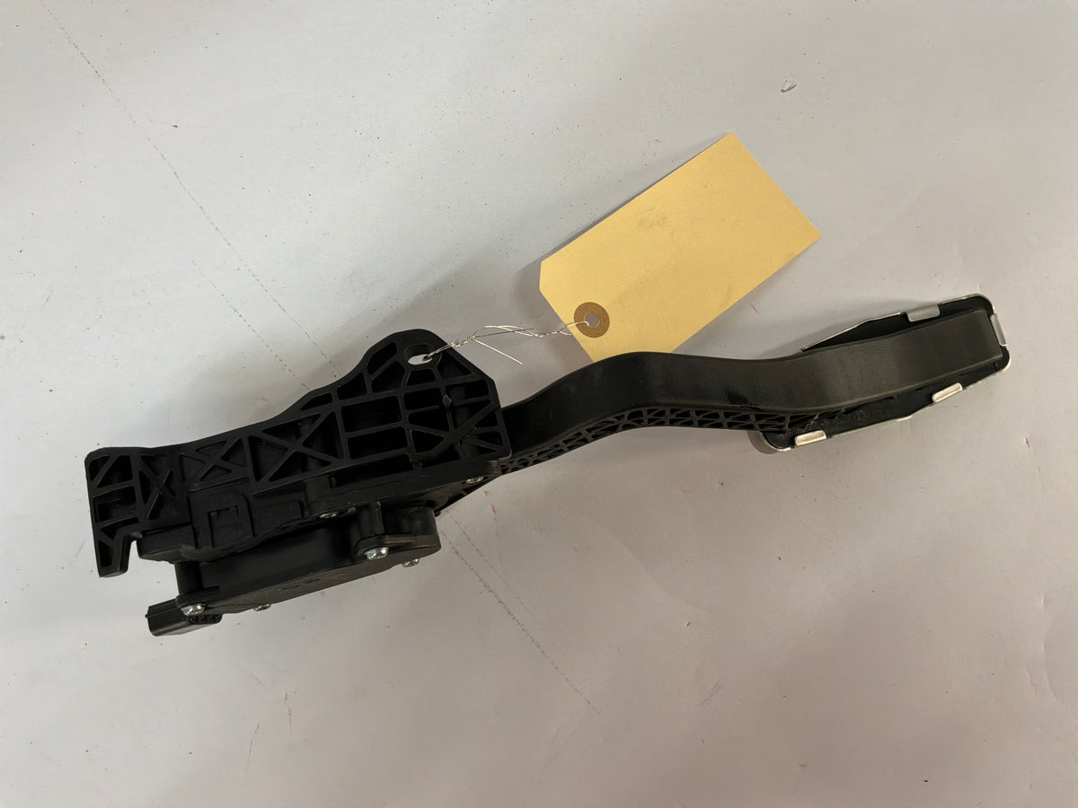 2016 Chevy SS Sedan Fuel Gas Accelerator Pedal OEM